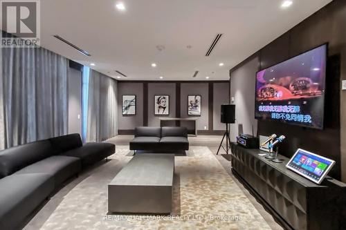 728W - 268 Buchanan Drive, Markham, ON - Indoor Photo Showing Living Room