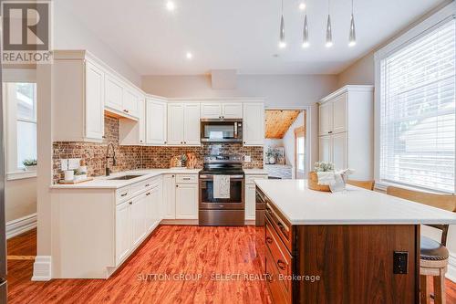 793 William Street, London, ON - Indoor Photo Showing Kitchen With Upgraded Kitchen