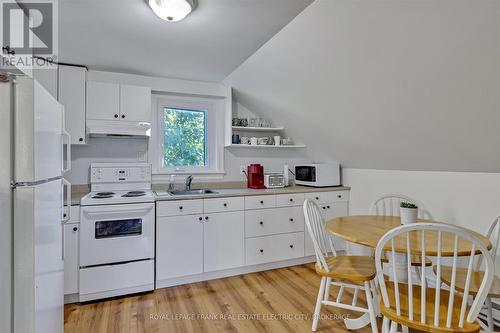 855 Armour Road, Peterborough, ON - Indoor Photo Showing Kitchen