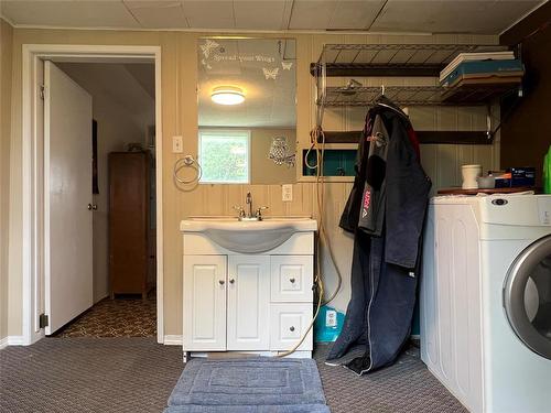 60040 46 Road W, Edwin, MB - Indoor Photo Showing Laundry Room