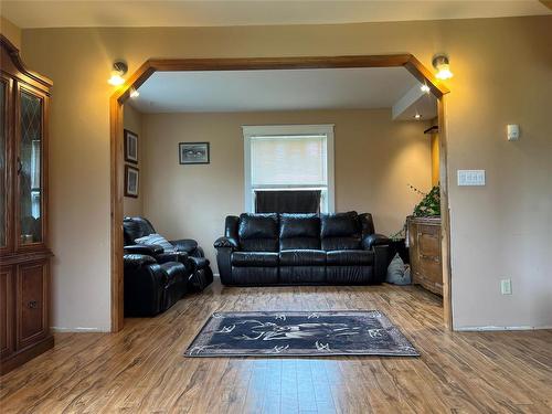 60040 46 Road W, Edwin, MB - Indoor Photo Showing Living Room