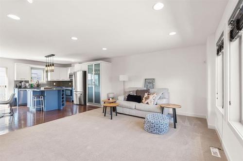 36 455 Shorehill Drive, Winnipeg, MB - Indoor Photo Showing Living Room