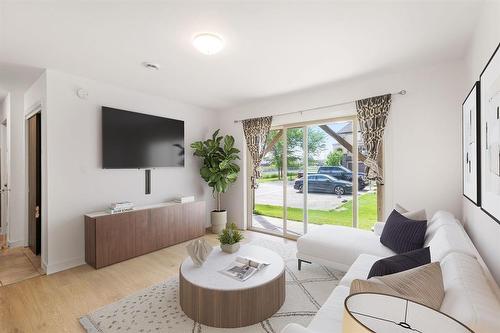 36 455 Shorehill Drive, Winnipeg, MB - Indoor Photo Showing Living Room