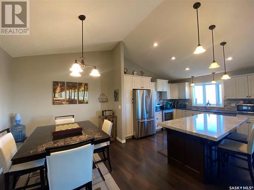 300 3Rd Avenue W, Flaxcombe, SK - Indoor Photo Showing Dining Room