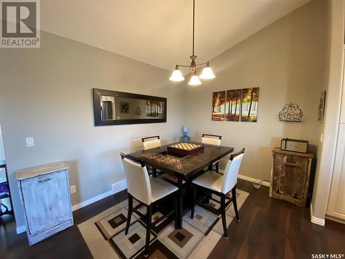 300 3Rd Avenue W, Flaxcombe, SK - Indoor Photo Showing Dining Room