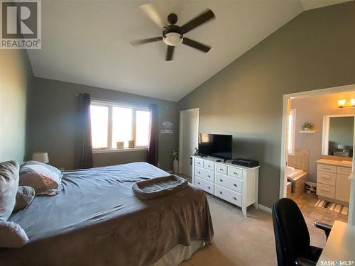 300 3Rd Avenue W, Flaxcombe, SK - Indoor Photo Showing Bedroom