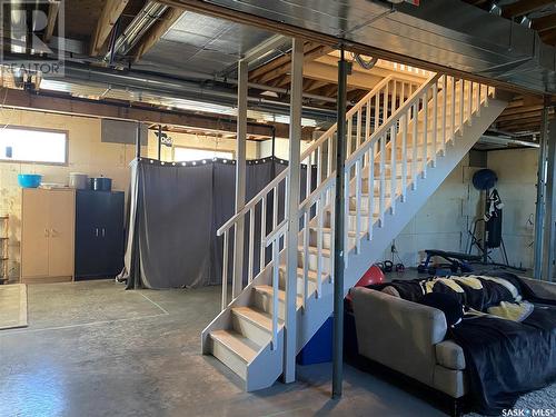 300 3Rd Avenue W, Flaxcombe, SK - Indoor Photo Showing Basement