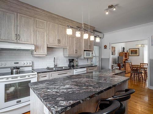 Vue d'ensemble - 2615 Av. Loranger, Shawinigan, QC - Indoor Photo Showing Kitchen