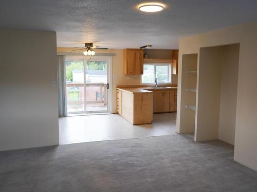 1303 Bell Street, Clinton, BC - Indoor Photo Showing Kitchen