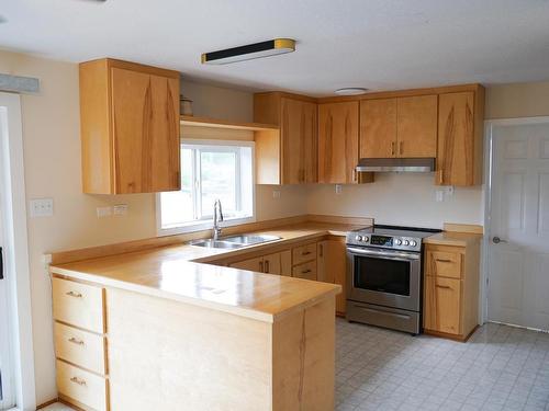 1303 Bell Street, Clinton, BC - Indoor Photo Showing Kitchen With Double Sink