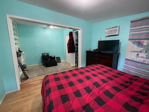 1309 Fir Ave, Merritt, BC - Indoor Photo Showing Bedroom