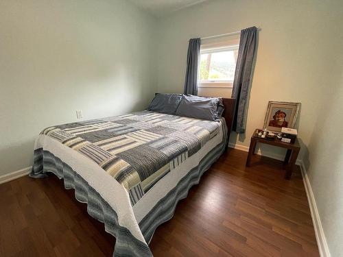 1309 Fir Ave, Merritt, BC - Indoor Photo Showing Bedroom