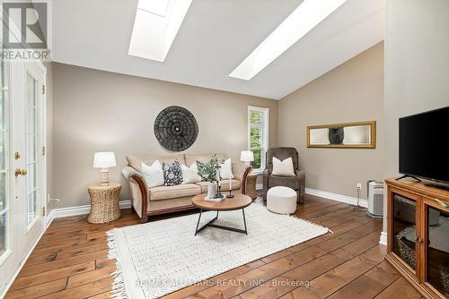 76 Black Bear Drive, Kawartha Lakes, ON - Indoor Photo Showing Living Room