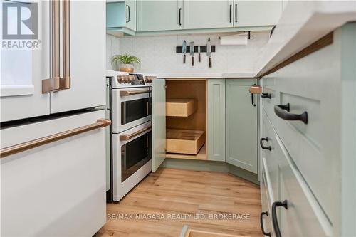 213 - 26 Western Battery Road, Toronto, ON - Indoor Photo Showing Kitchen