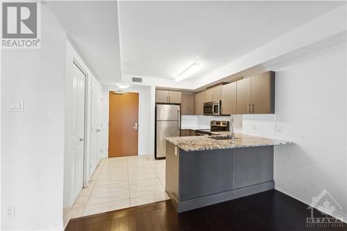 242 Rideau Street Unit#604, Ottawa, ON - Indoor Photo Showing Kitchen