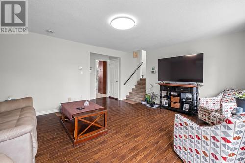 156 Carrick Drive, St. John'S, NL - Indoor Photo Showing Living Room