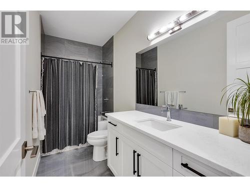 419 Hawk Hill Drive, Kelowna, BC - Indoor Photo Showing Bathroom