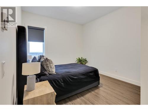 419 Hawk Hill Drive, Kelowna, BC - Indoor Photo Showing Bedroom