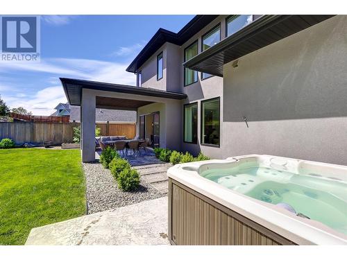 419 Hawk Hill Drive, Kelowna, BC - Outdoor With Deck Patio Veranda