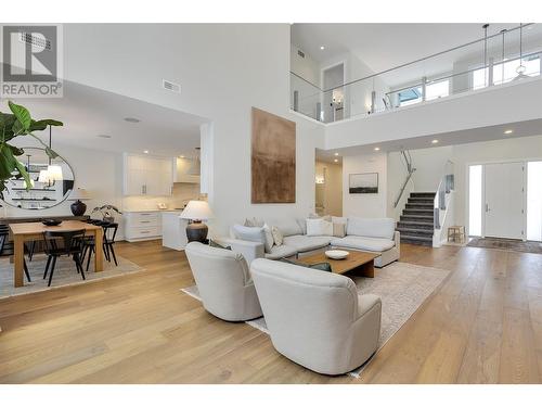 419 Hawk Hill Drive, Kelowna, BC - Indoor Photo Showing Living Room