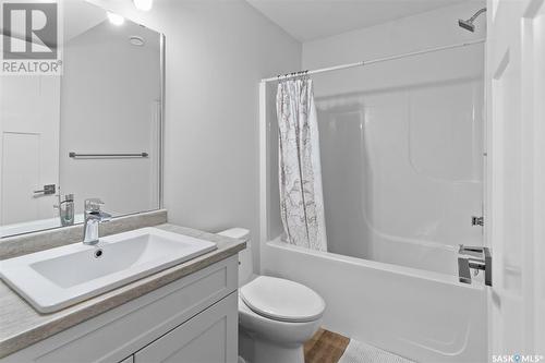 910 Evergreen Boulevard, Saskatoon, SK - Indoor Photo Showing Bathroom