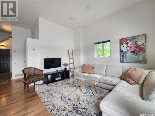 121 Currie Avenue, Round Lake, SK - Indoor Photo Showing Living Room