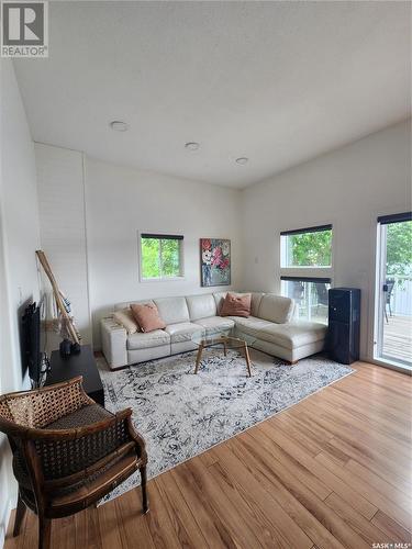 121 Currie Avenue, Round Lake, SK - Indoor Photo Showing Living Room