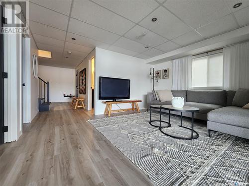 121 Currie Avenue, Round Lake, SK - Indoor Photo Showing Living Room