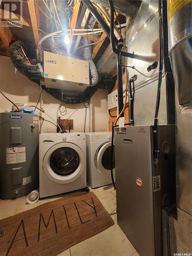 121 Currie Avenue, Round Lake, SK - Indoor Photo Showing Laundry Room