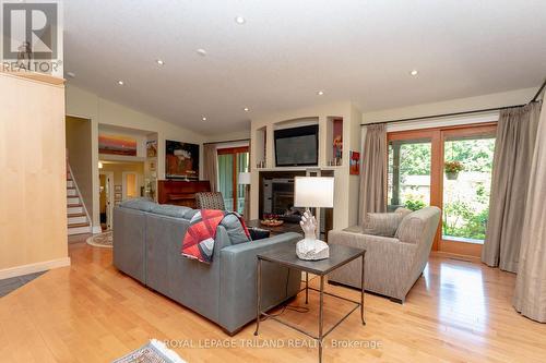 104 Bloomfield Drive, London, ON - Indoor Photo Showing Living Room