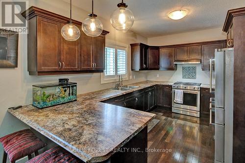 124 Prince Street, Middlesex Centre (Komoka), ON - Indoor Photo Showing Kitchen With Double Sink