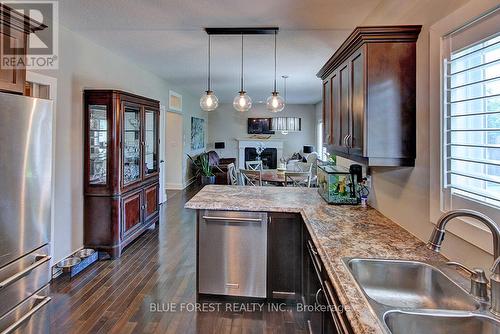 124 Prince Street, Middlesex Centre (Komoka), ON - Indoor Photo Showing Kitchen With Double Sink