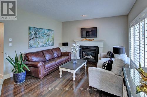 124 Prince Street, Middlesex Centre (Komoka), ON - Indoor Photo Showing Living Room With Fireplace