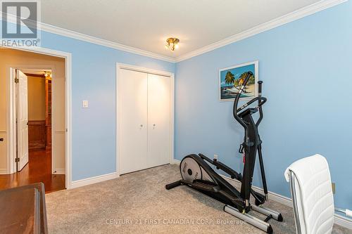 Bedroom 4 - 95 Mountainview Crescent, London, ON - Indoor Photo Showing Gym Room