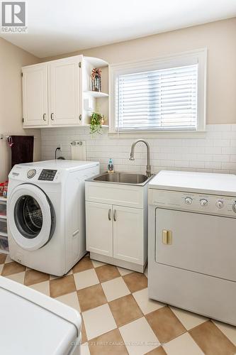 Main Floor Laundry - 95 Mountainview Crescent, London, ON - Indoor Photo Showing Laundry Room