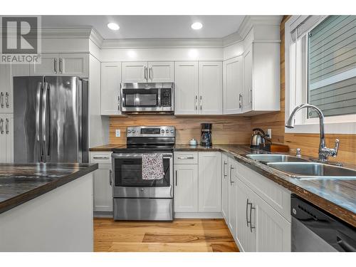 2033 Sunview Drive, West Kelowna, BC - Indoor Photo Showing Kitchen With Double Sink With Upgraded Kitchen