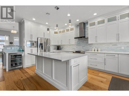 2033 Sunview Drive, West Kelowna, BC - Indoor Photo Showing Kitchen With Upgraded Kitchen