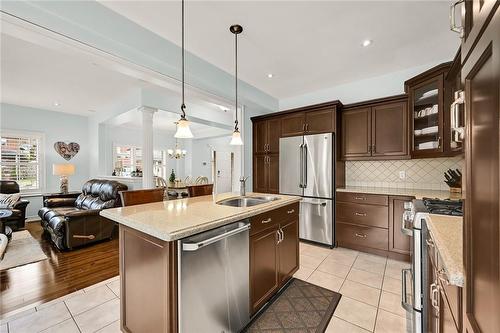 2 Hewitt Drive, Grimsby, ON - Indoor Photo Showing Kitchen With Stainless Steel Kitchen With Double Sink With Upgraded Kitchen