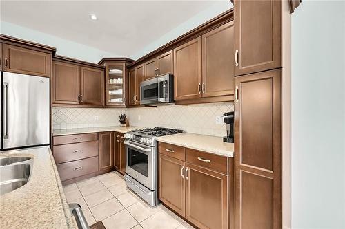 2 Hewitt Drive, Grimsby, ON - Indoor Photo Showing Kitchen With Stainless Steel Kitchen With Double Sink