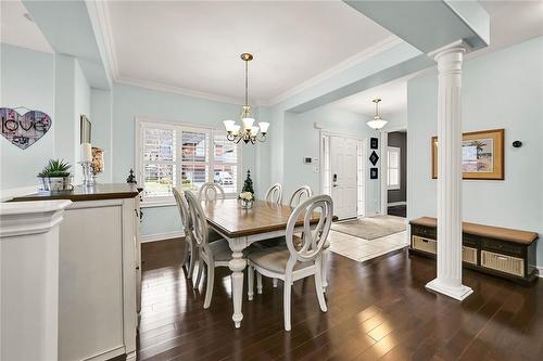 2 Hewitt Drive, Grimsby, ON - Indoor Photo Showing Dining Room