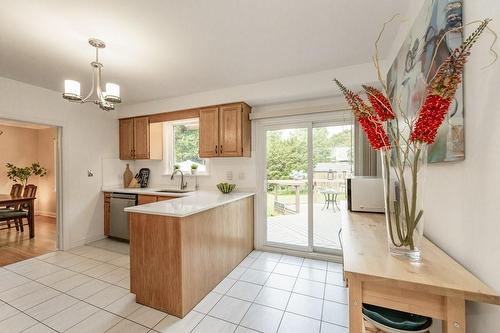 891 Kingsway Drive, Burlington, ON - Indoor Photo Showing Kitchen