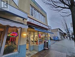 903 DENMAN STREET  Vancouver, BC V6G 2L9