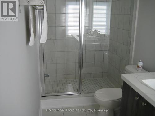 601 Mermaid Crescent, Mississauga, ON - Indoor Photo Showing Bathroom