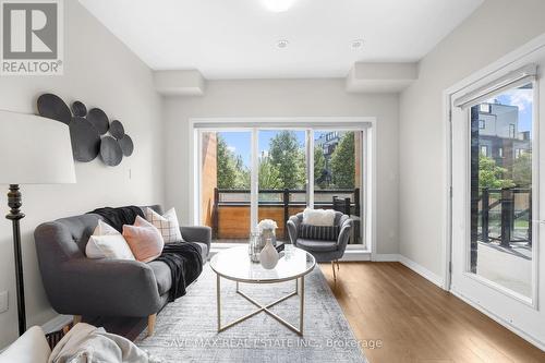 218 - 1165 Journeyman Lane, Mississauga, ON - Indoor Photo Showing Living Room