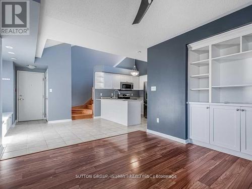 3 - 764 Neighbourhood Circle, Mississauga, ON - Indoor Photo Showing Kitchen