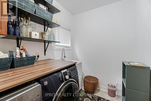 2063 Deer Park Road, Oakville (West Oak Trails), ON - Indoor Photo Showing Laundry Room