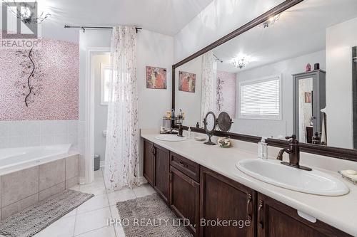 2063 Deer Park Road, Oakville (West Oak Trails), ON - Indoor Photo Showing Bathroom