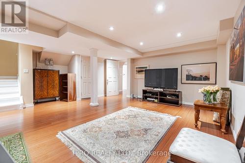 2063 Deer Park Road, Oakville (West Oak Trails), ON - Indoor Photo Showing Living Room