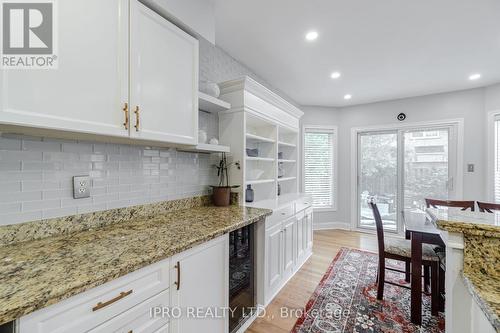 2063 Deer Park Road, Oakville (West Oak Trails), ON - Indoor Photo Showing Kitchen