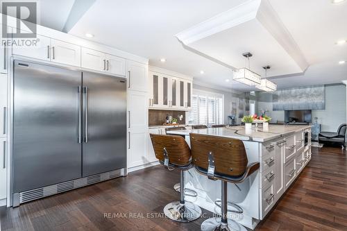 91 Hedge Lawn Drive, Grimsby, ON - Indoor Photo Showing Kitchen With Upgraded Kitchen